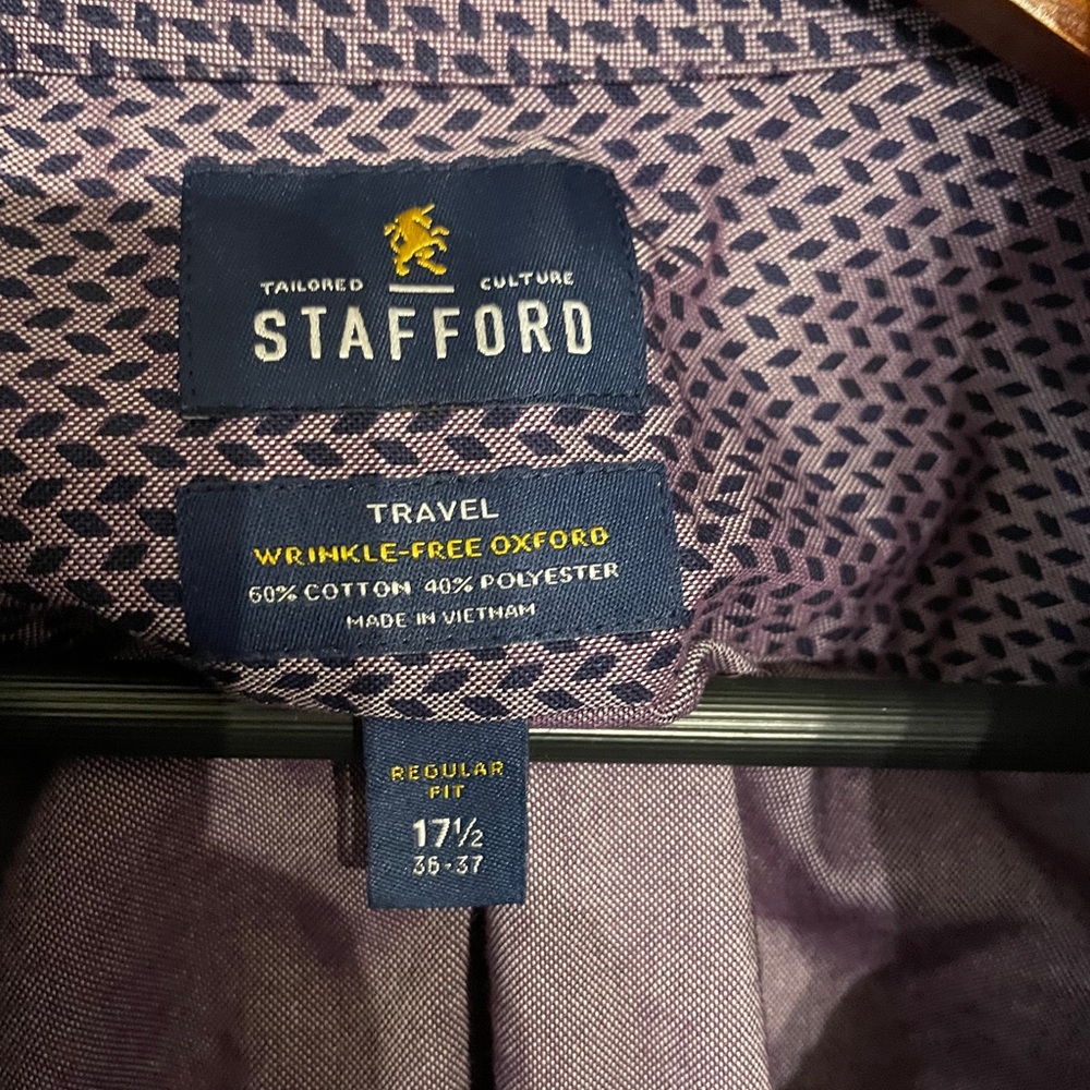 Button down - Picture 2 of 2